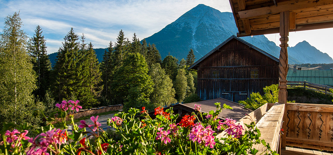 Haus Almfriede und die Region Leutasch
